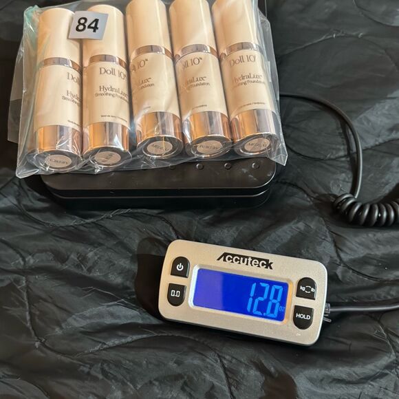 Doll 10 Foundation Lot 5 Shade Medium HydraLux Smoothing BRAND NEW Retail $240 - Picture 7 of 7